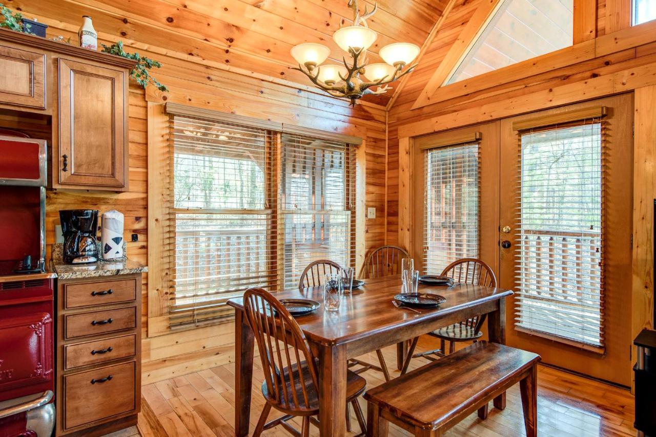 Hemlock Manor Villa Gatlinburg Exterior photo